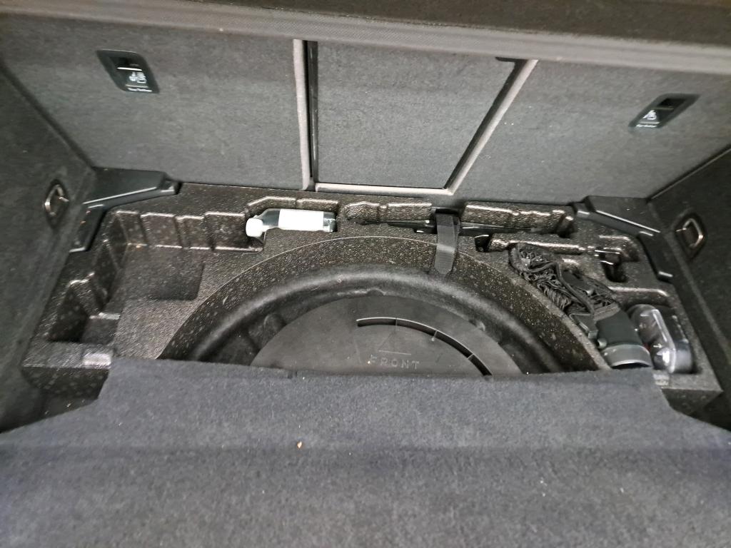 Audi 40 TDI 184 QUATTRO S TRONIC DESIGN L A3 Sportback – Image 11