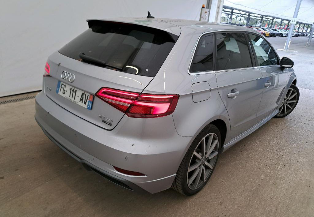 Audi 40 TDI 184 QUATTRO S TRONIC DESIGN L A3 Sportback – Image 3