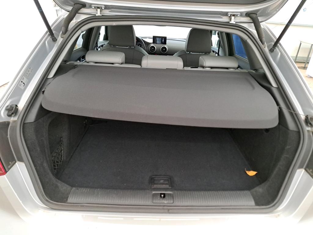 Audi 40 TDI 184 QUATTRO S TRONIC DESIGN L A3 Sportback – Image 9