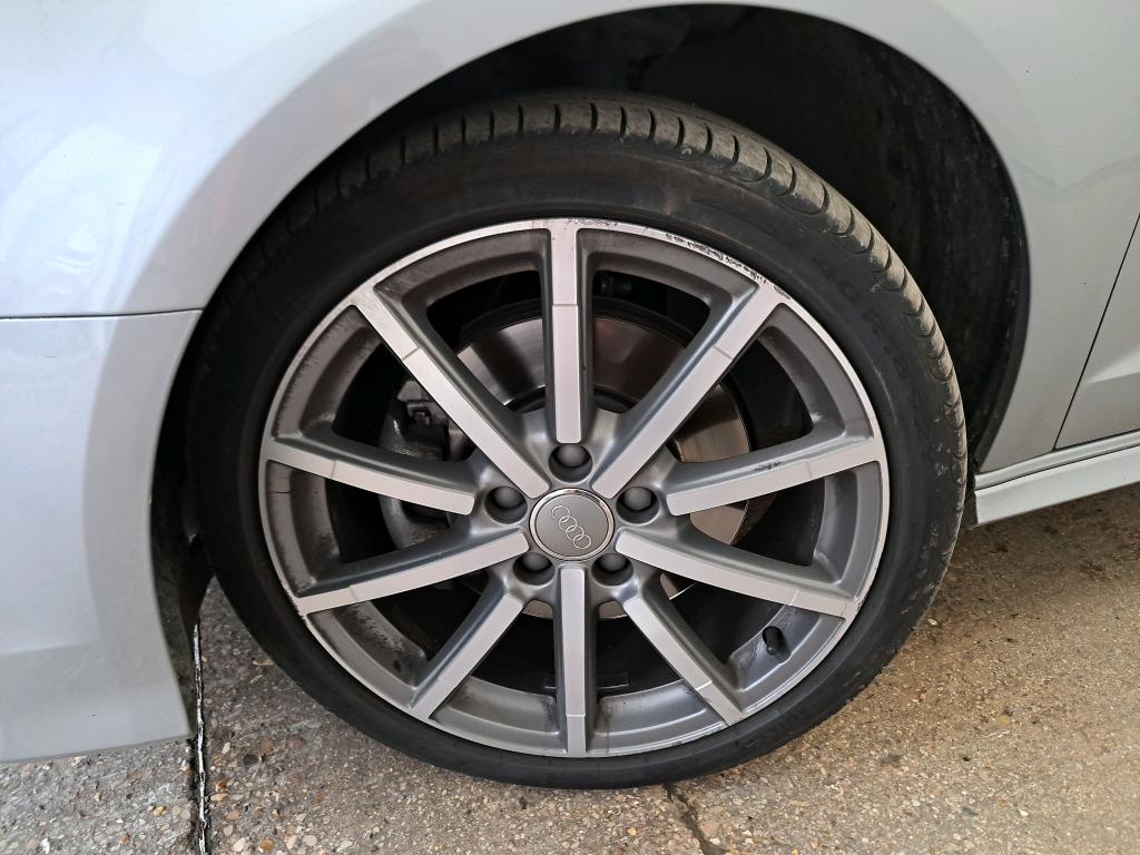 Audi 40 TDI 184 QUATTRO S TRONIC DESIGN L A3 Sportback – Image 13