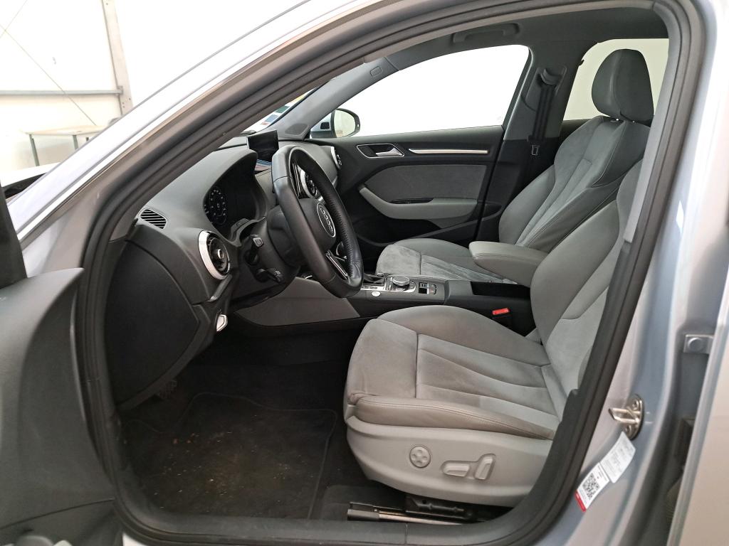 Audi 40 TDI 184 QUATTRO S TRONIC DESIGN L A3 Sportback – Image 7