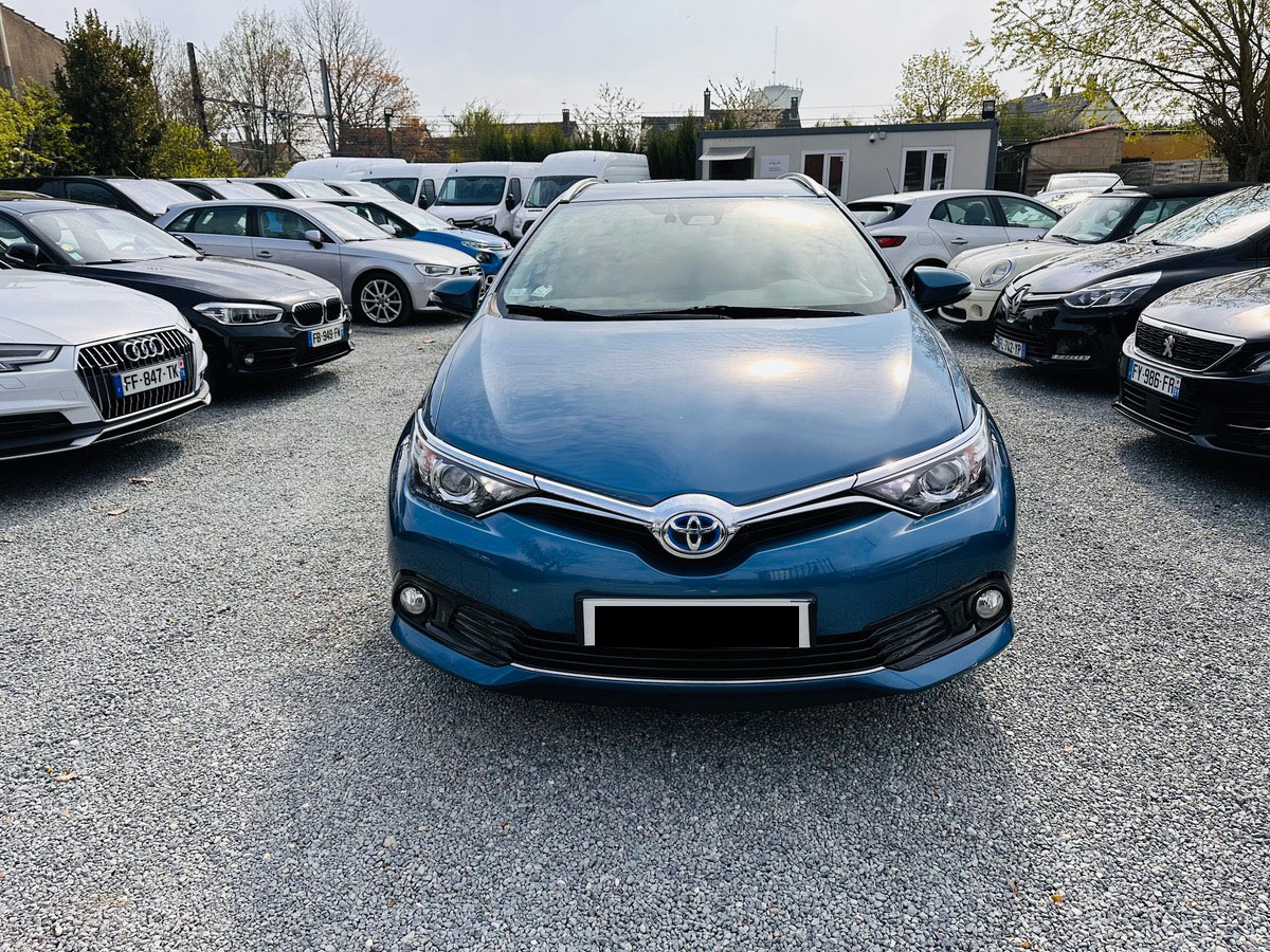 Toyota Auris BLEU _ Touring hsd 136h Auto Design 1er MAIN